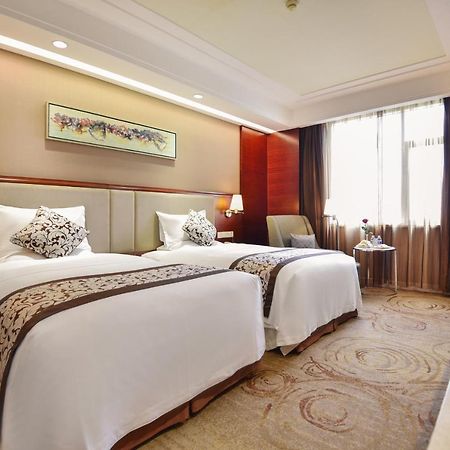 Guangxi Wharton International Hotel Nanning Exterior foto