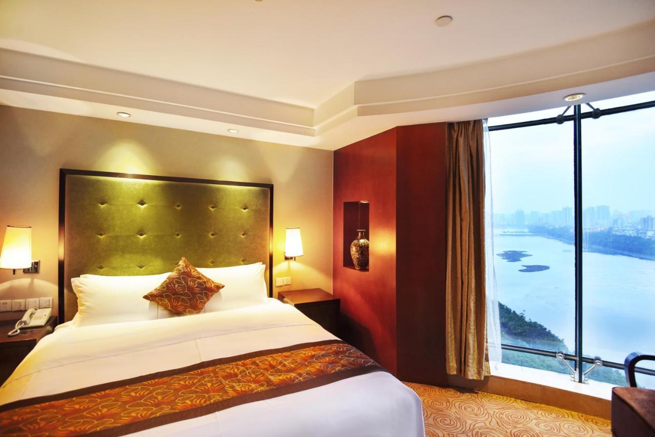 Guangxi Wharton International Hotel Nanning Exterior foto