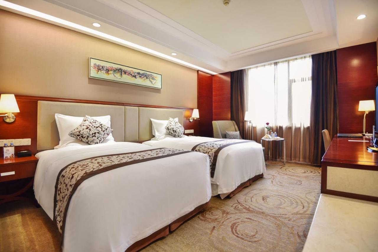 Guangxi Wharton International Hotel Nanning Exterior foto