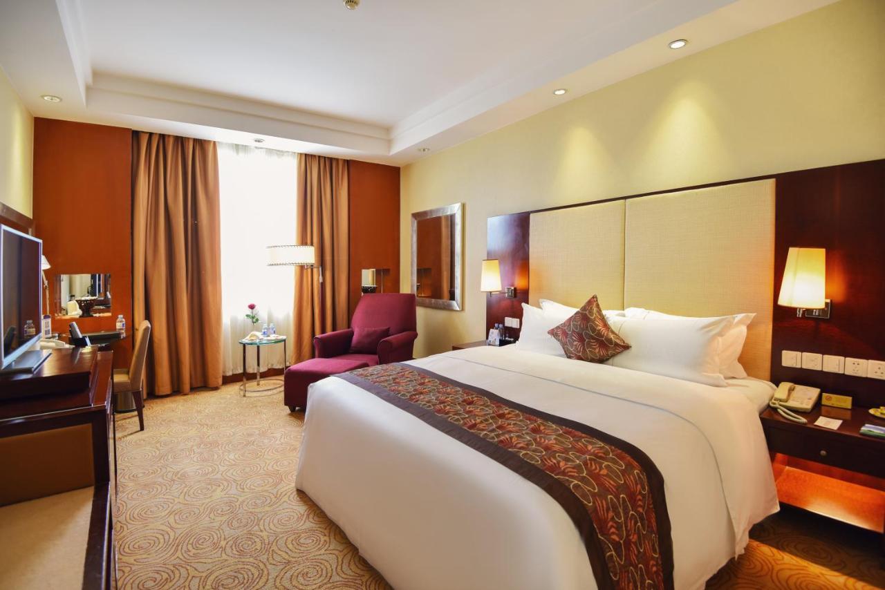 Guangxi Wharton International Hotel Nanning Exterior foto